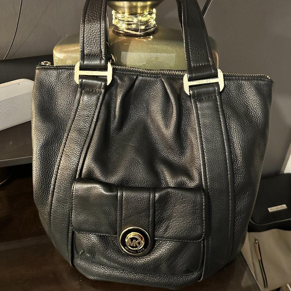 *Vintage* MichaelKors Oversized Black Soft Leather Hobo Bag! •pristine condition